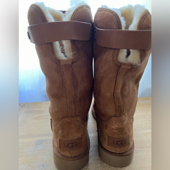 UGG Romely Cuffable in Chestnut Brown - Picture 4 of 10